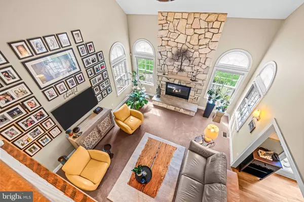 7 WHITE TAIL CT, Moorestown, NJ 08057