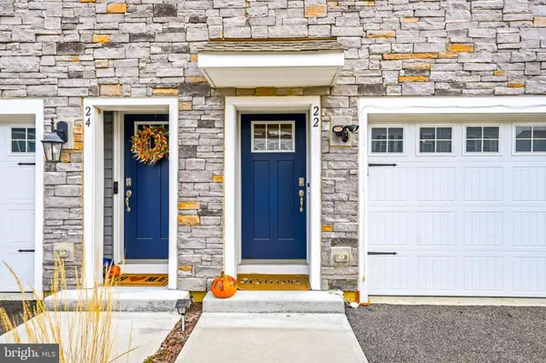 22 CARDINAL WAY, Mount Laurel, NJ 08054