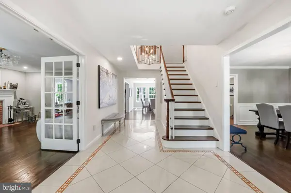 810 JOSHUA CT, Moorestown, NJ 08057