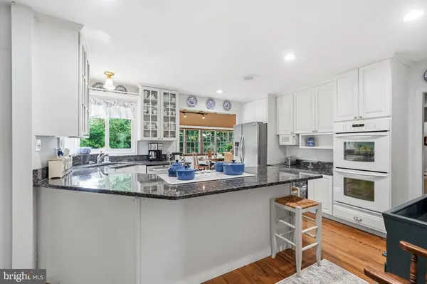 1445 GEORGIAN DR, Moorestown, NJ 08057