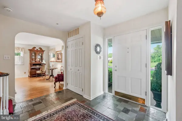 1445 GEORGIAN DR, Moorestown, NJ 08057