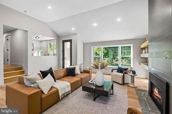 319 E CENTRAL AVE, Moorestown, NJ 08057