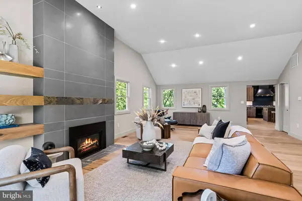 319 E CENTRAL AVE, Moorestown, NJ 08057