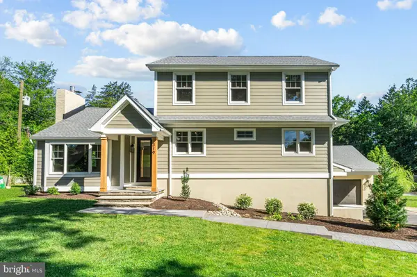 319 E CENTRAL AVE, Moorestown, NJ 08057