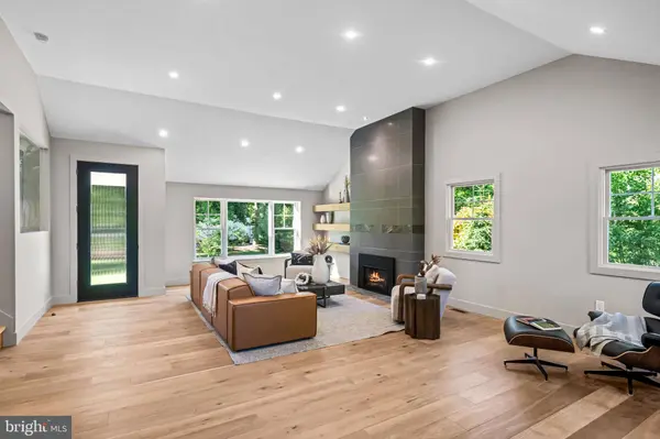 319 E CENTRAL AVE, Moorestown, NJ 08057