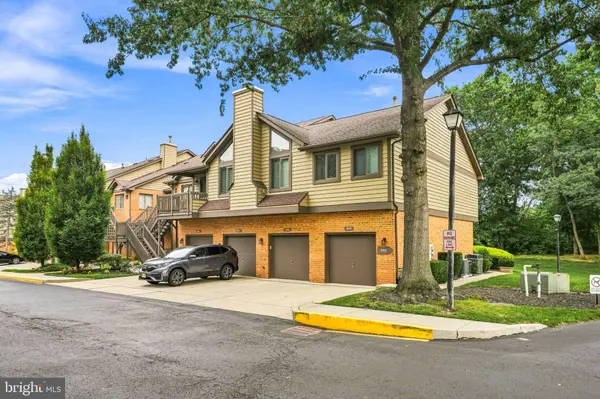 908 AUGUSTA CIR, Mt Laurel, NJ 08054