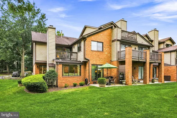 908 AUGUSTA CIR, Mt Laurel, NJ 08054