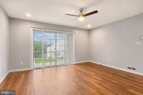 3520-B NEILS CT, Mount Laurel, NJ 08054