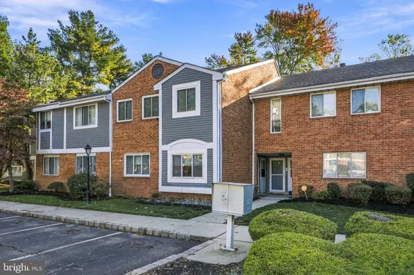 303-A MULBERRY COVE, Mount Laurel, NJ 08054