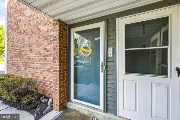 303-A MULBERRY COVE, Mount Laurel, NJ 08054