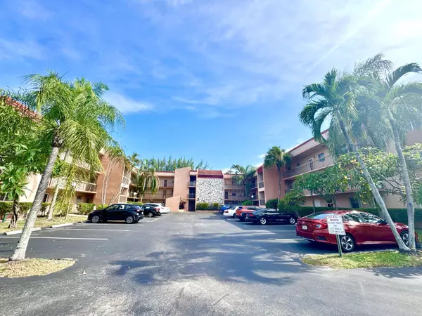 3040 Holiday Springs BLVD 106, Margate, FL 33063