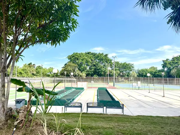 3040 Holiday Springs BLVD 106, Margate, FL 33063