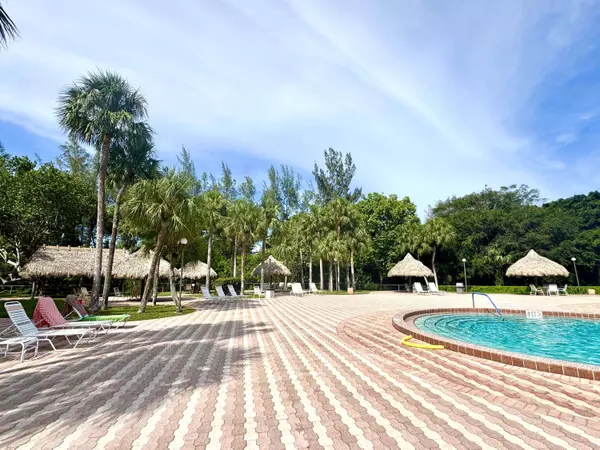 3040 Holiday Springs BLVD 106, Margate, FL 33063