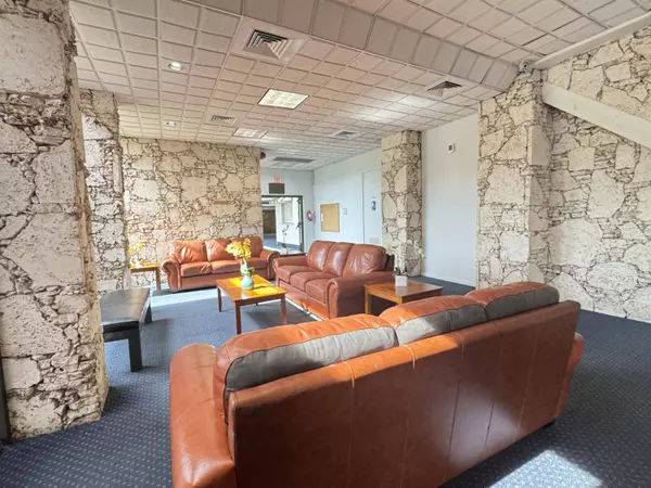 3040 Holiday Springs BLVD 106, Margate, FL 33063