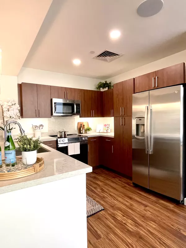 Kahuina-Kitchen-Lamaku-1