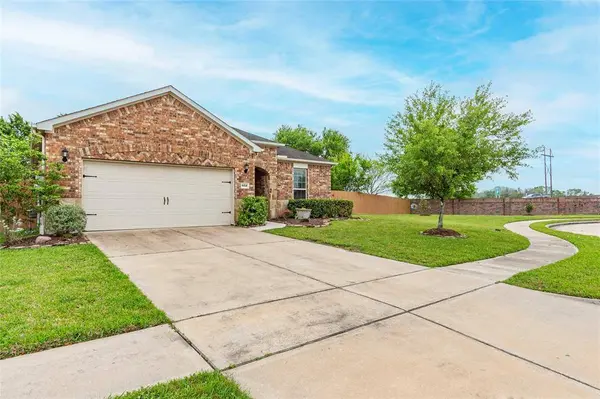 656 Iago CT, League City, TX 77573