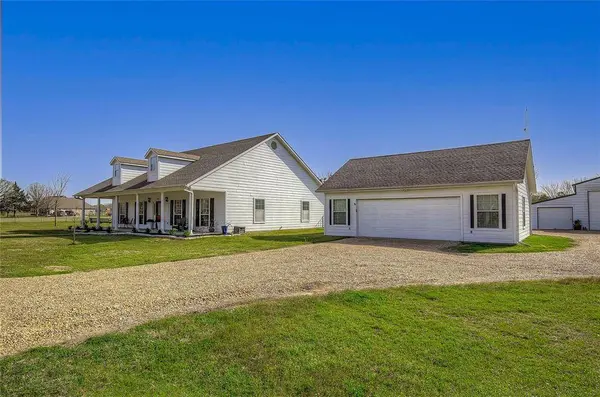 6481 Brookfield Drive, Quinlan, TX 75474