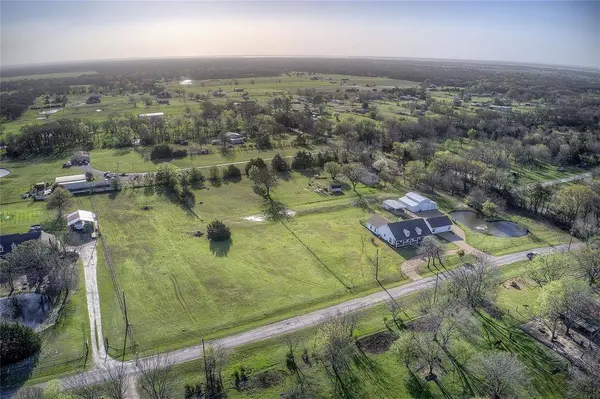 6481 Brookfield Drive, Quinlan, TX 75474