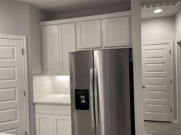 316 McLintock RD, Jarrell, TX 76537