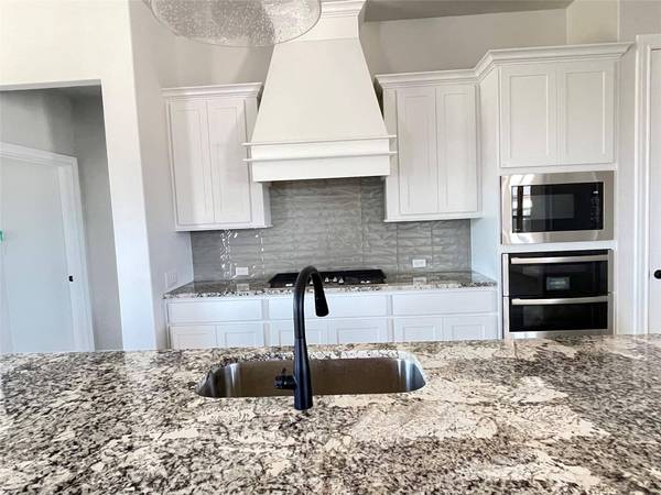 104 Creek Point DR, Georgetown, TX 78628