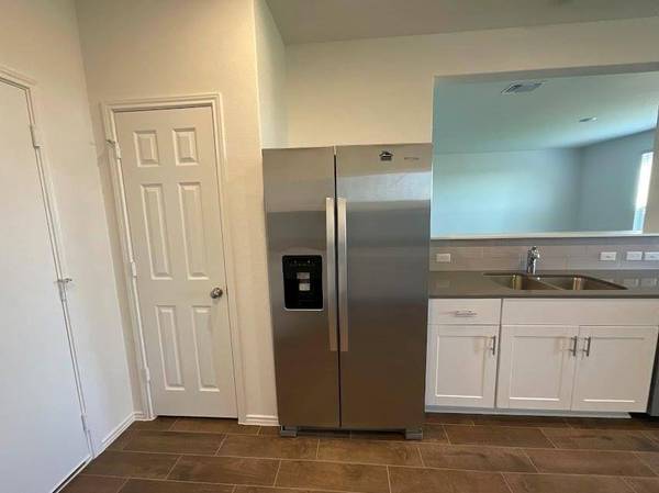 337 REDONDA DR, Liberty Hill, TX 78642