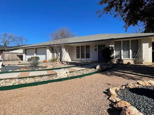2206 Kenbridge DR, Austin, TX 78757