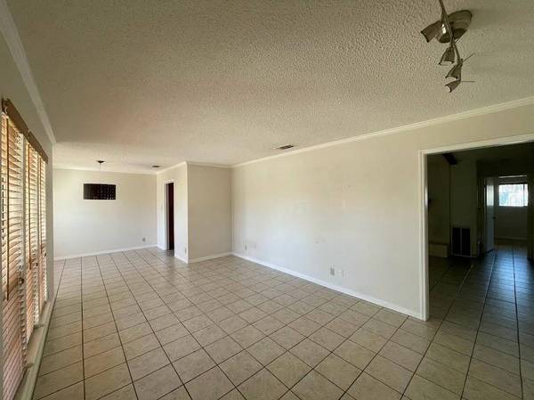 2206 Kenbridge DR, Austin, TX 78757