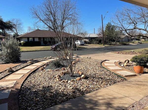 2206 Kenbridge DR, Austin, TX 78757