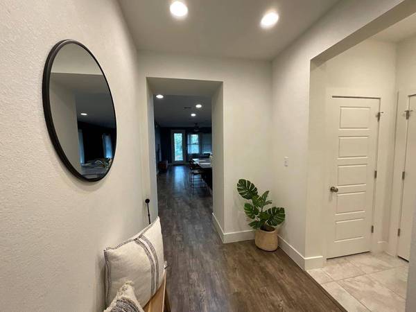 624 Golden Glory RD, Leander, TX 78641