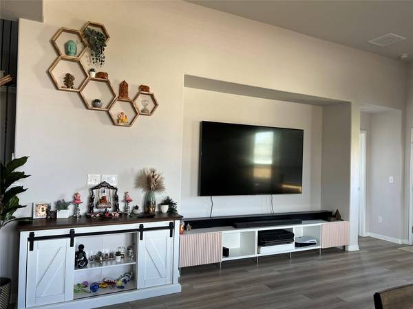 100 Petersburg ST, Leander, TX 78641
