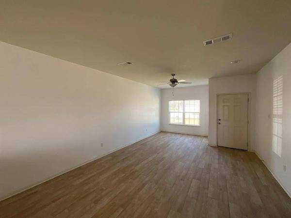 172 Allington CIR, Jarrell, TX 76537