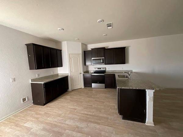172 Allington CIR, Jarrell, TX 76537