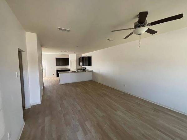 172 Allington CIR, Jarrell, TX 76537