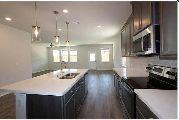 121 Andesite TRL, Liberty Hill, TX 78642
