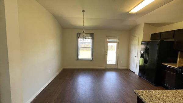 307 Camellia DR, Hutto, TX 78634