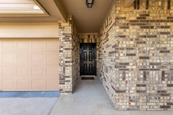 925 Woodduck TRL, Leander, TX 78641