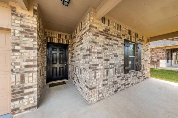 925 Woodduck TRL, Leander, TX 78641