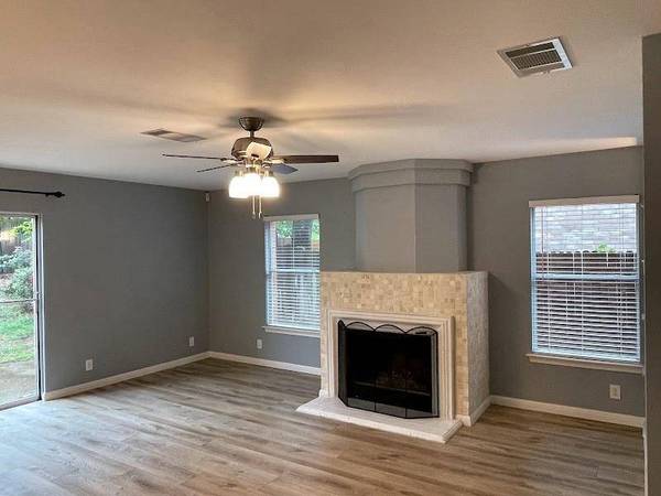 1825 Red Rock DR, Round Rock, TX 78665