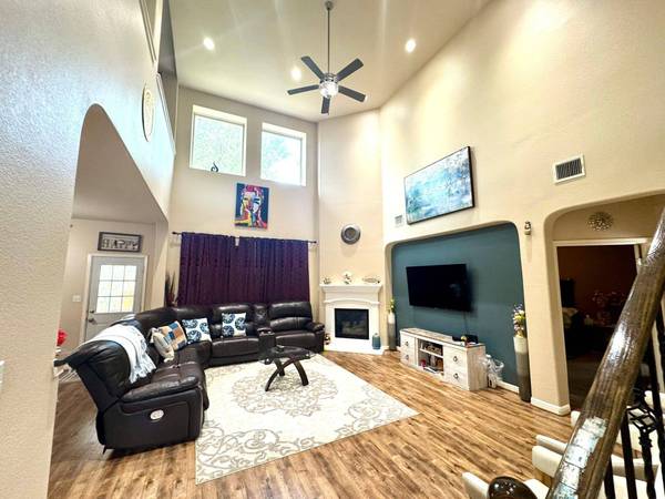 615 Seminole Canyon DR