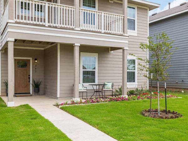 203 Combe DR, Hutto, TX 78634
