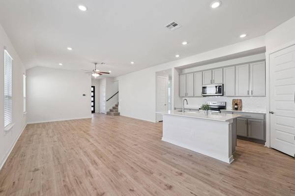 1024 Bear Track LOOP, Georgetown, TX 78628