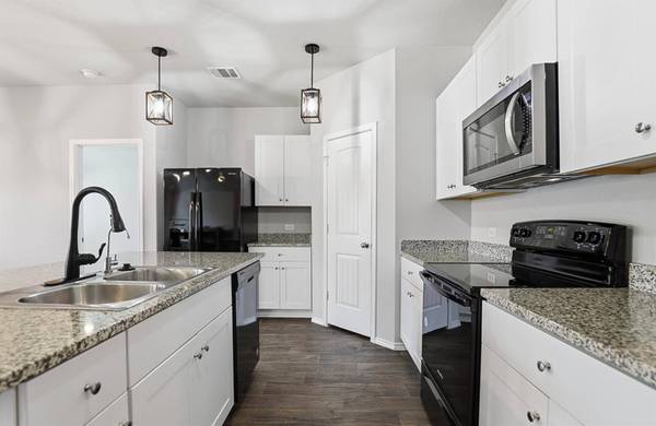 6005 Shanjia DR, Austin, TX 78724