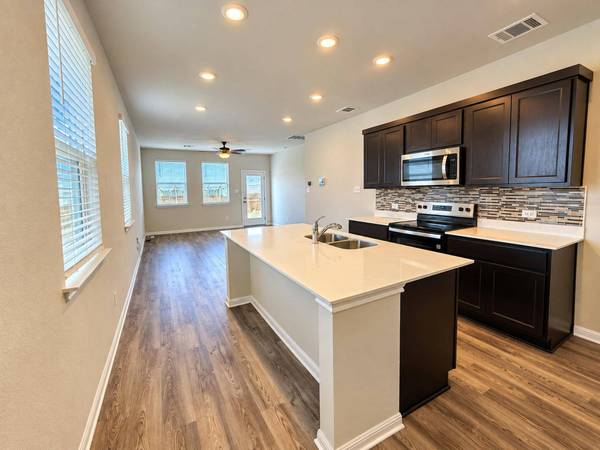 213 Escape WAY, Jarrell, TX 76537