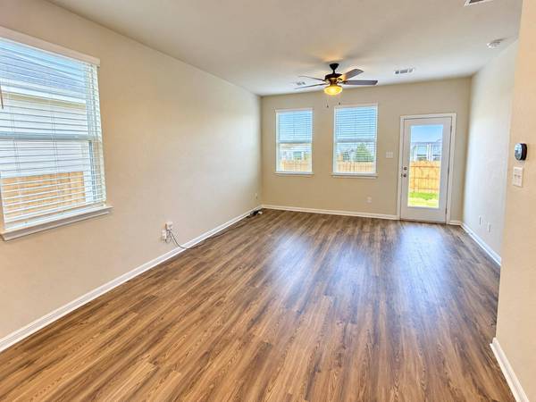 213 Escape WAY, Jarrell, TX 76537