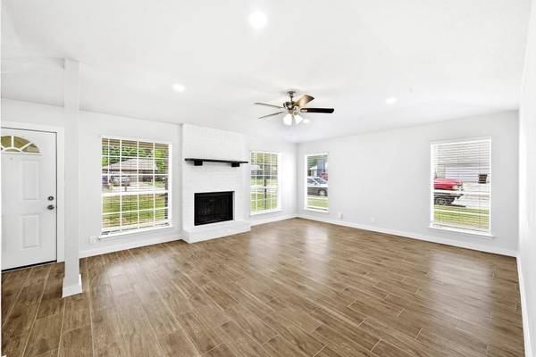 1411 Bellmar DR, Round Rock, TX 78664
