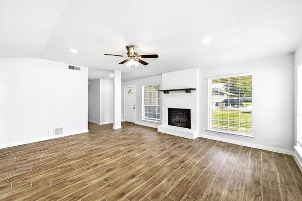 1411 Bellmar DR, Round Rock, TX 78664