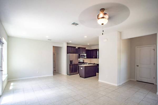 1174 Esplanade PKWY, San Marcos, TX 78666