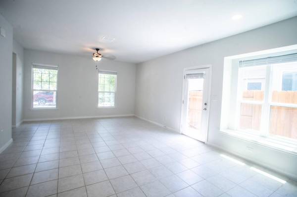1174 Esplanade PKWY, San Marcos, TX 78666