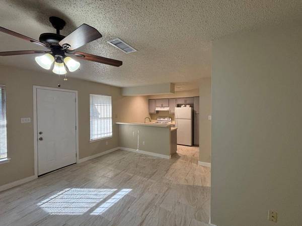 4609 E 12th ST #4, Austin, TX 78721