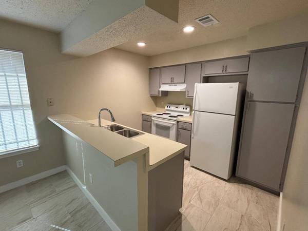 4609 E 12th ST #4, Austin, TX 78721